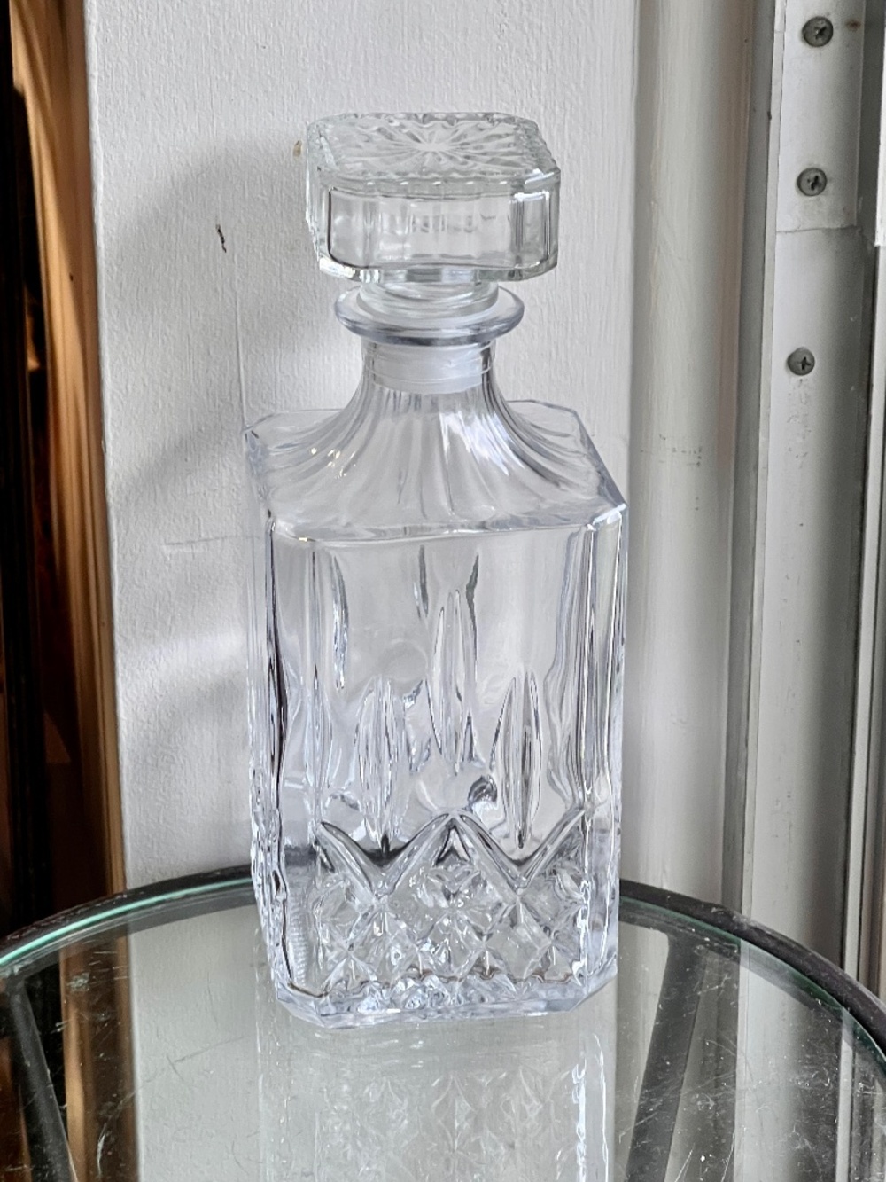 Vintage 1960 crystal glass whisky/liqueur decanter - beautiful!